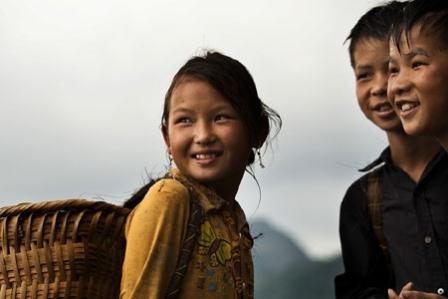 Les enfants des régions montagneuses vietnamiennes dans l’objectif d’un photographe français
